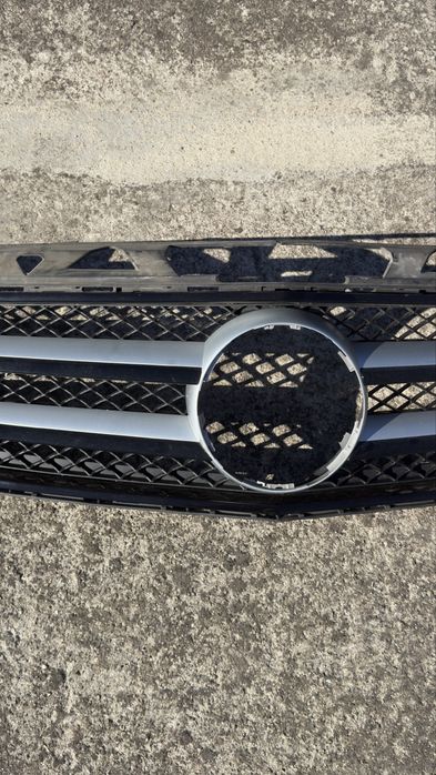Предна решетка за w218 mercedes cls