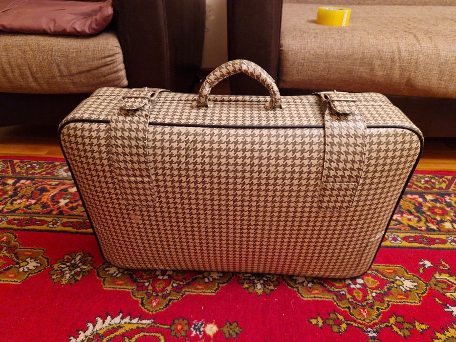 Чемоданы срочно в отличном состоянии