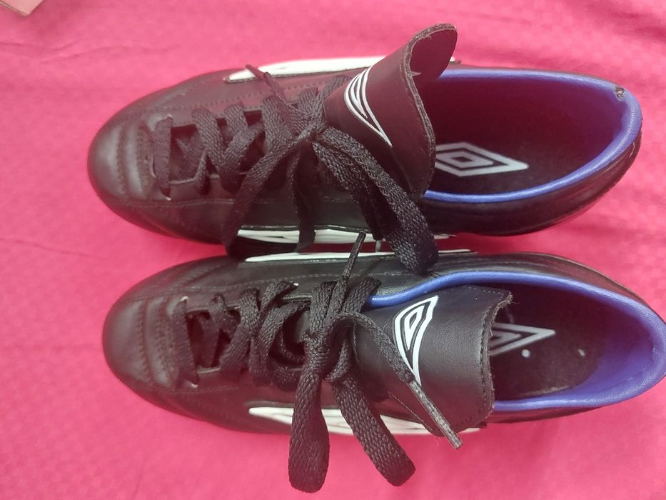 Adidași copii cu crampoane