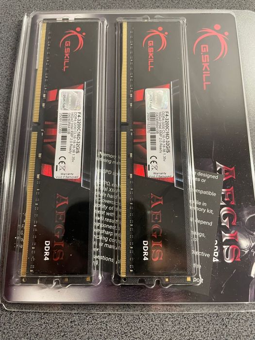 Memorie RAM 32gb DDR4 3200MHZ CL16