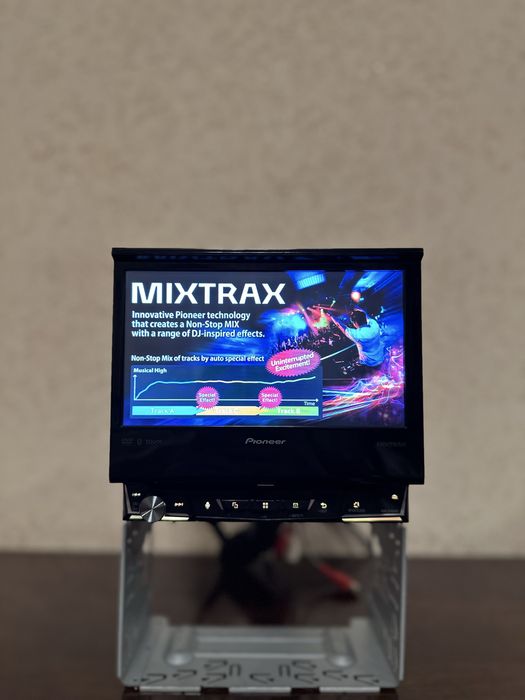 Pioneer AVH-Z7050BT Original manitor srochna sotiladi