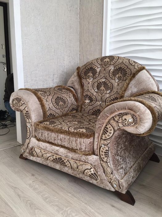 Срочно диван 200тысяч. тг.