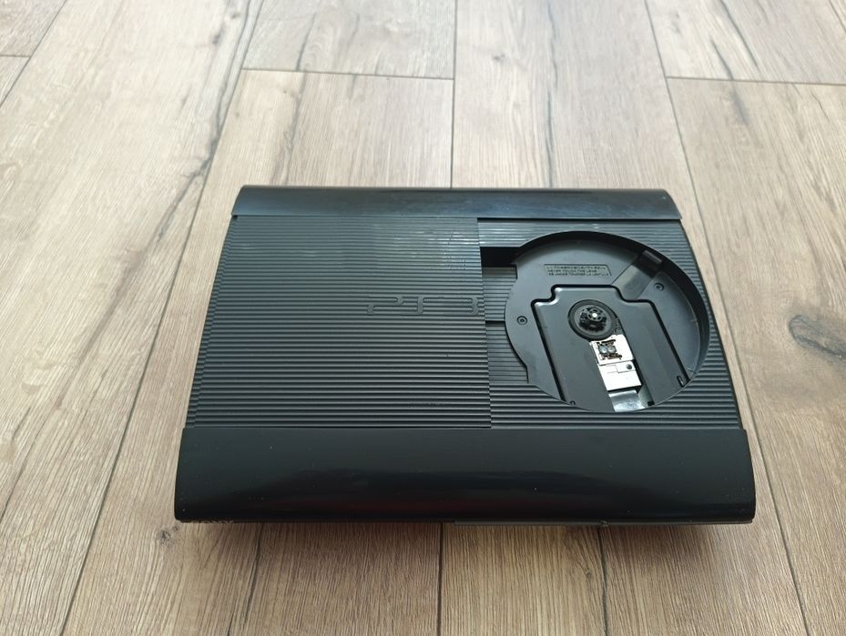 PlayStation 3 Super Slim 500GB Modat