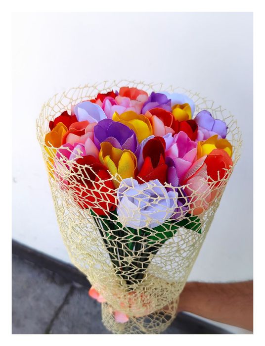 Букети от вечни сатенени рози