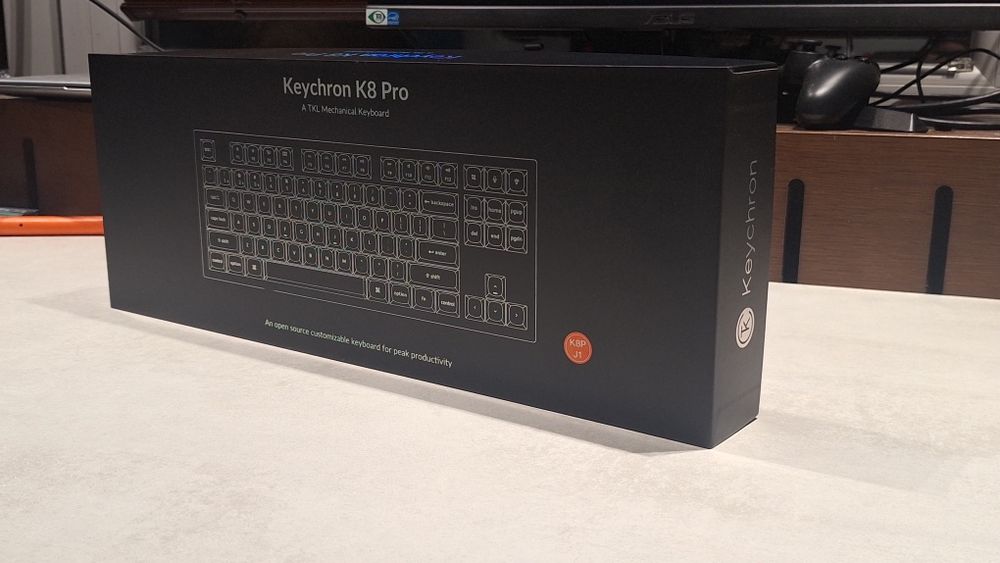 [Като нова] Геймърска клавиатура Keychron K8 Pro, алуминиева, червени суичове