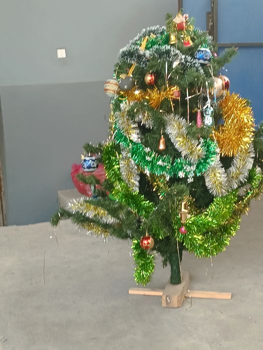 Янги йил арчаси Ёлка