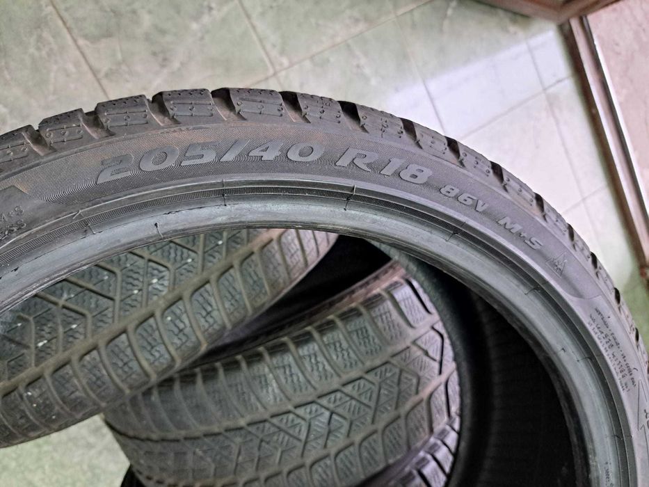 4 anvelope 205/40 R18 Pirelli