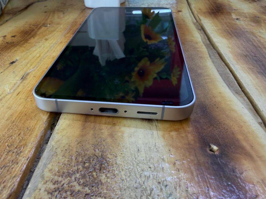 Продам Samsung S24FE 128/8