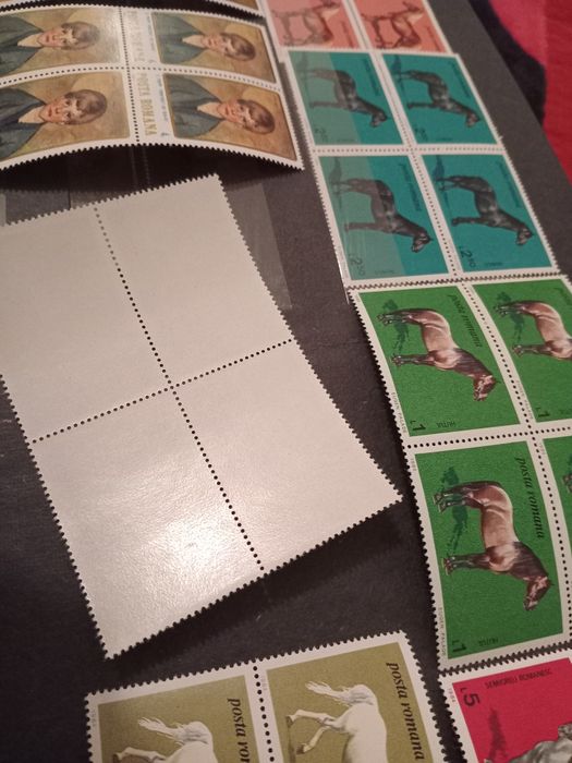 Clasor complet timbre românești NOI MNH (1982-1984) – Peste 440 piese