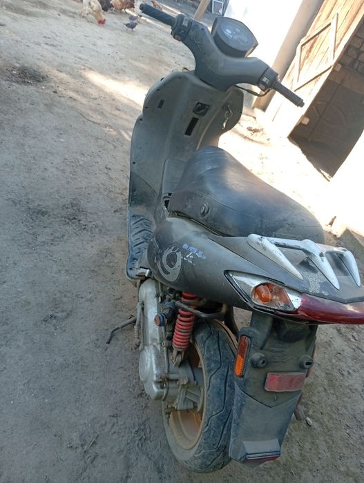 Vând scuter Kymco defect