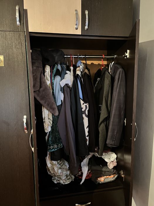 Продается шкаф для вещей и для учебы