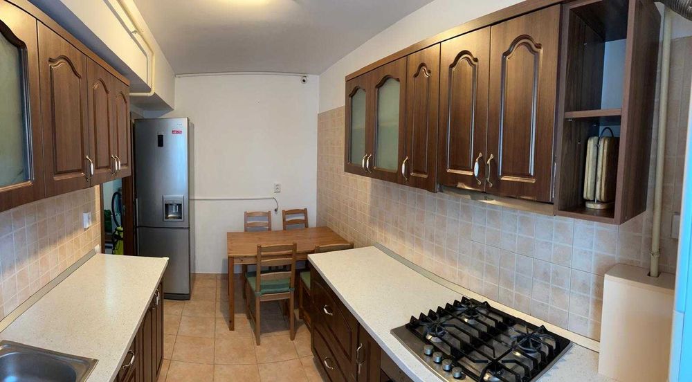 Inchiriez apartament 3 camere Zmaca