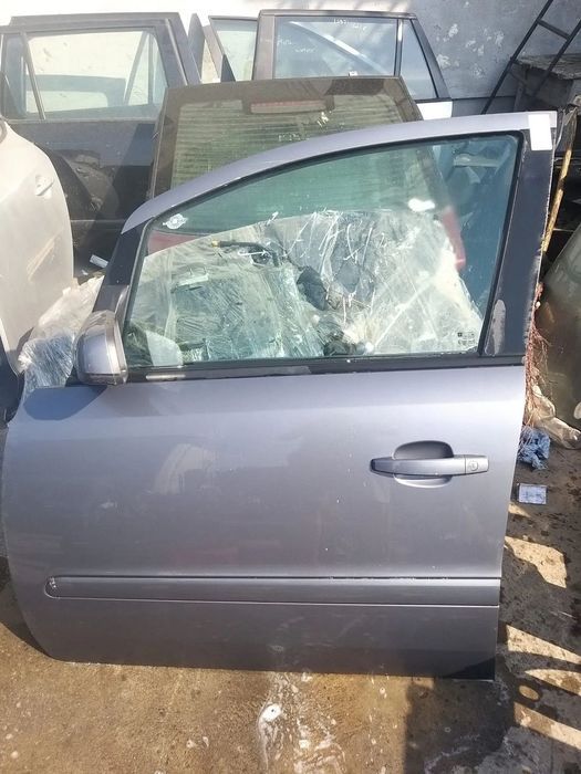 Usa Fata Stanga pentru Opel Zafira B 2007