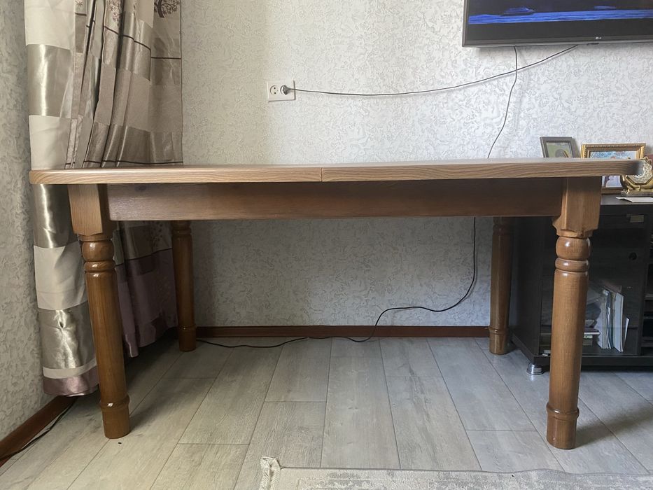 Продам стол деревянный