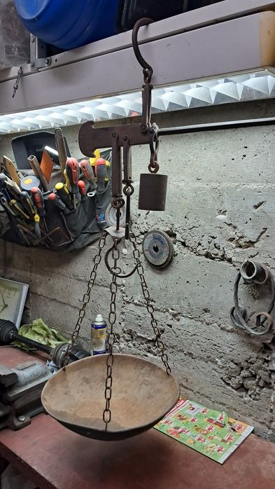 Стар кантар 100г.