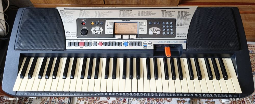 Продам синтезатор Yamaha PSR- 350