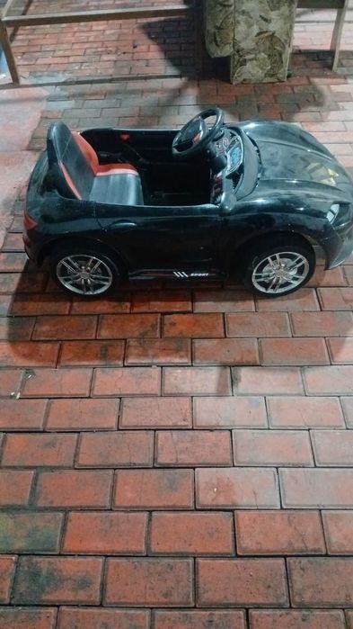 Продам детскую машинку