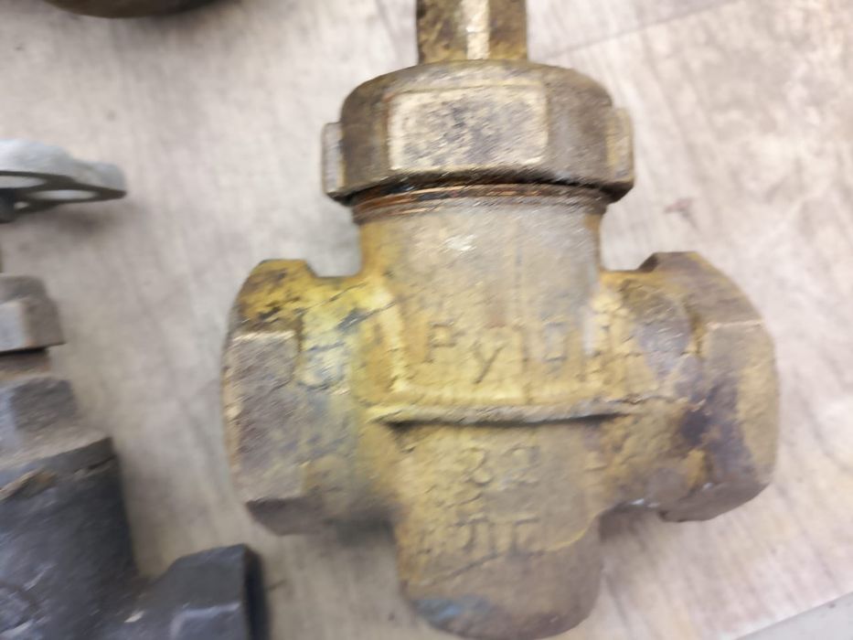 Продам СССР краны чугун бронза