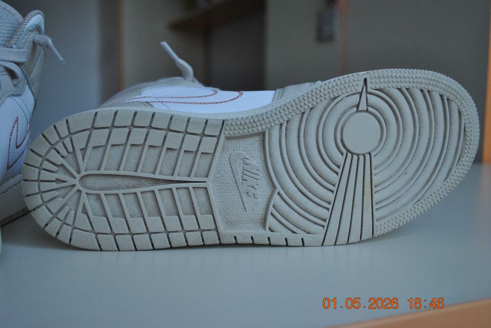 Nike Air Jordan 1 Mid marimea 36,5/23,5 cm