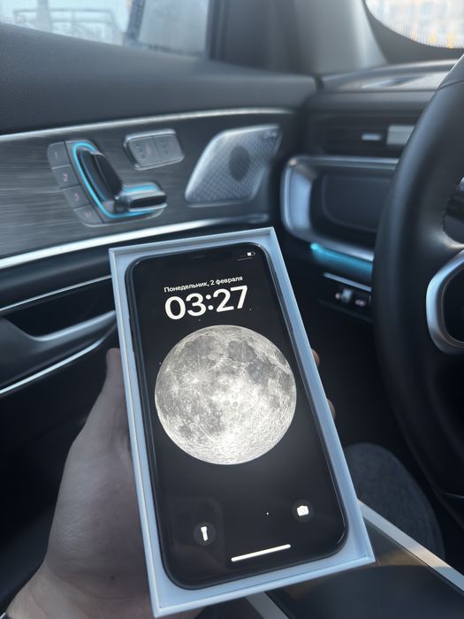 Продам iPhone 11 128g AKB-76