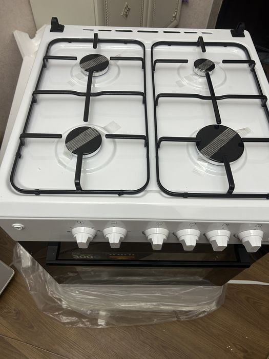Продам новую газовую плита Apetito -10