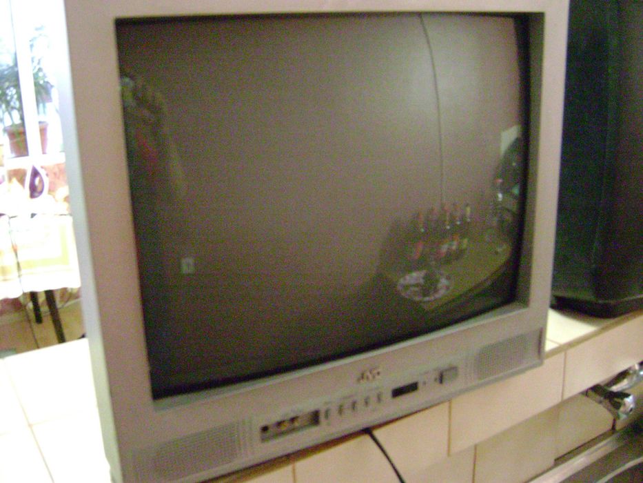 Телевизор Тошиба с четри говорителя 105 w и още 5бр