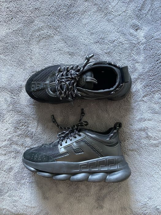 Versace chain reaction