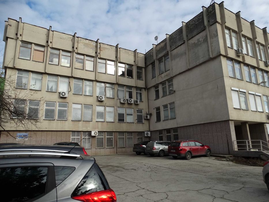 Продава се Офис в Велико Търново, Промишлена зона - Запад - 300 кв.м за 600 €/кв.м - Снимка #2