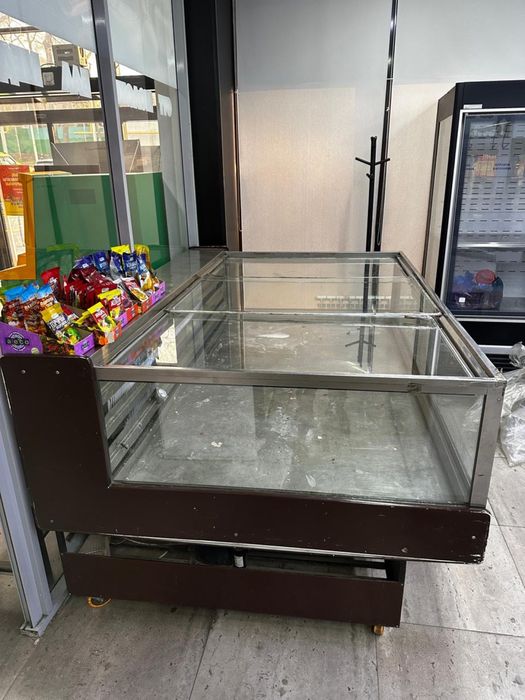 Витринный холодильник очень хороши