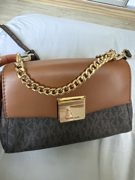 Нова Michael Kors малка чанта