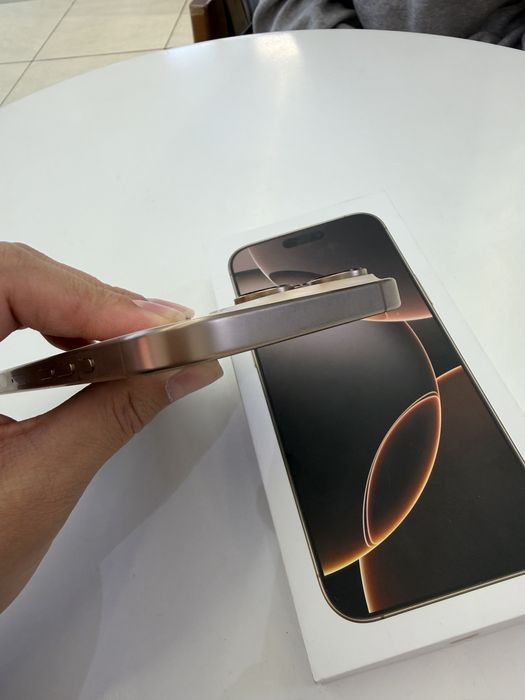 Продам iPhone 16 Pro Max 256 ГБ