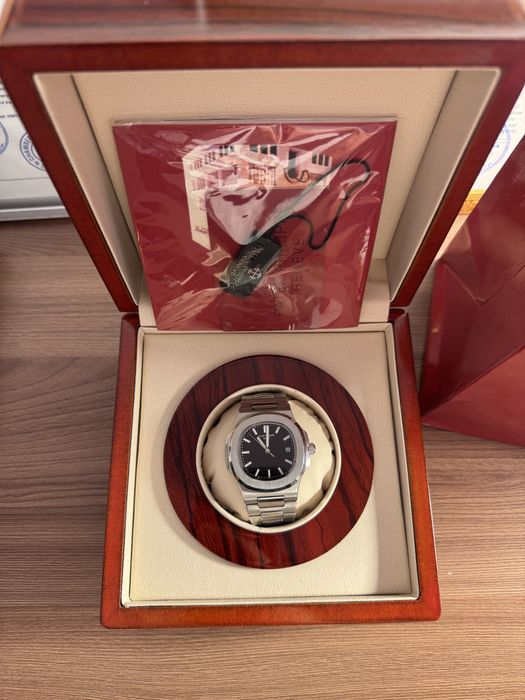 Продаю Часы Брендовый