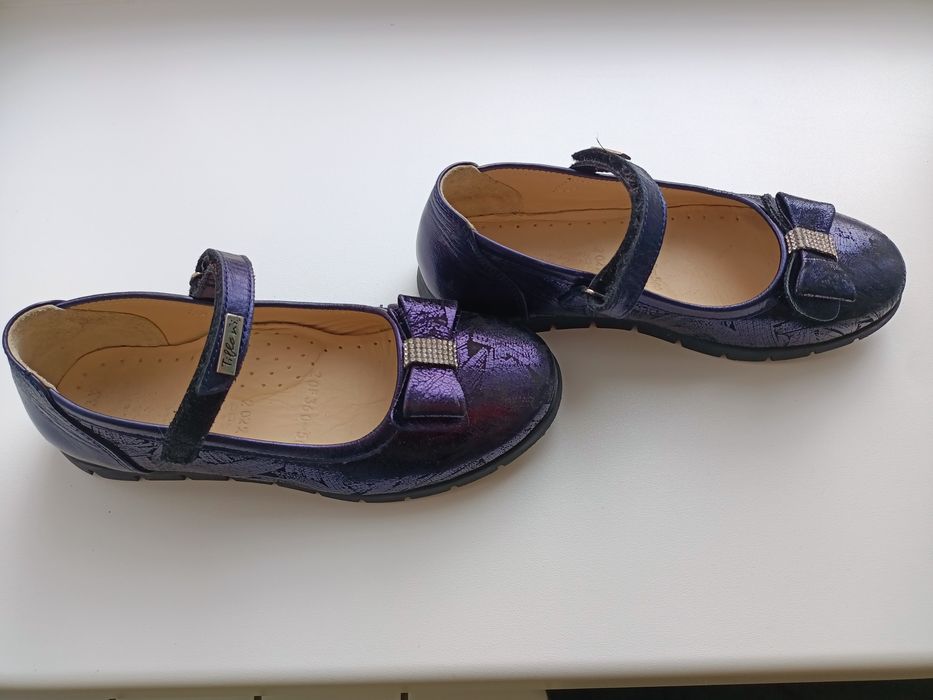 продам туфли детские для девочек