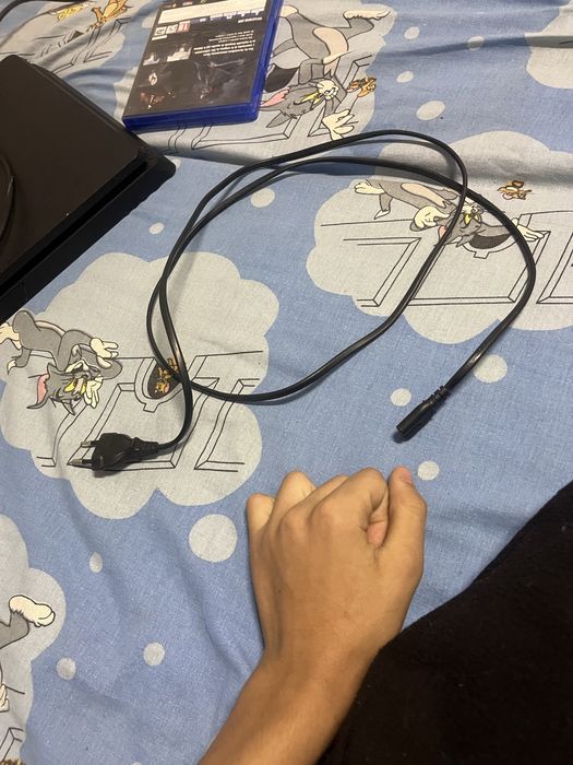 Vănd pese 4 ca nou folosit doar foarte putin lam olot nou din magazin