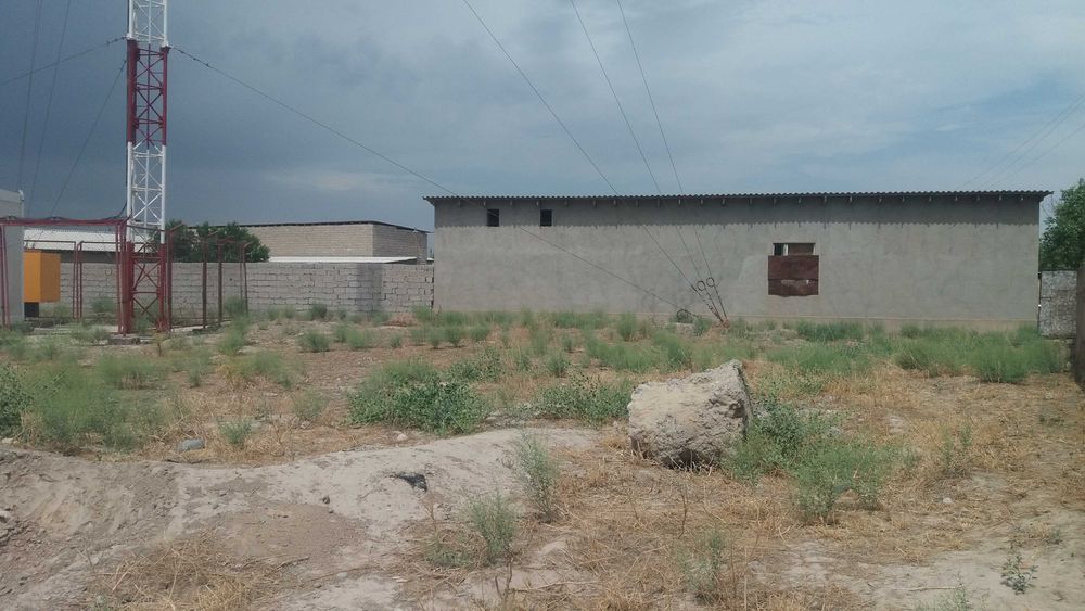 Уй жой сотилади.