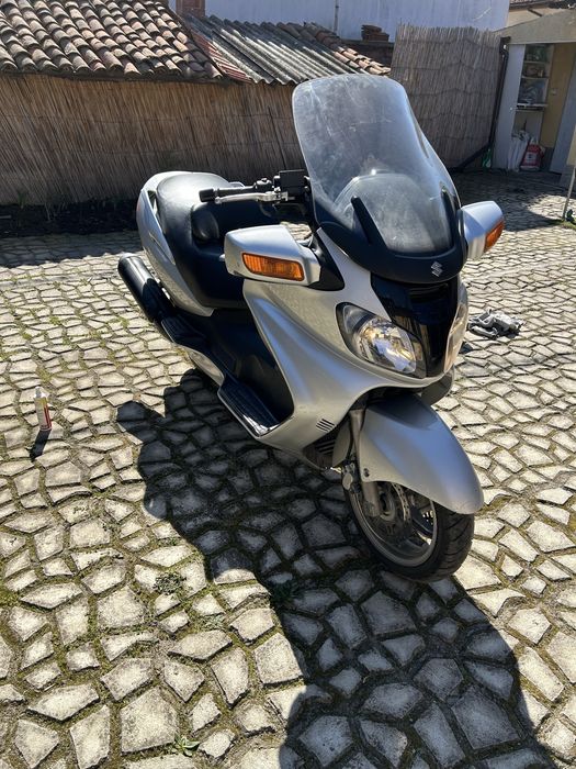 Сузуки Бъргман 650