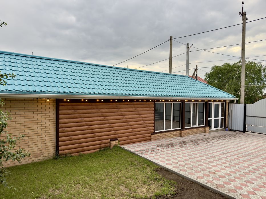 Дом 2 этажа, баня, бассейн, гараж.