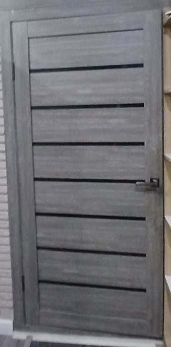 Продам дверь 90см дверное полотно!