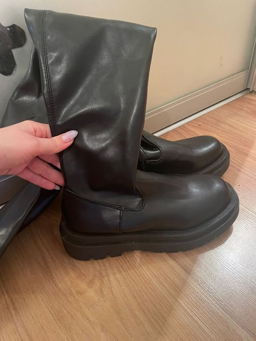 Продам новые сапожки размер 39