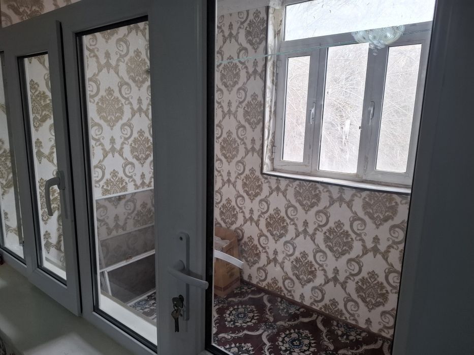 Квартира сотилоди хамма жихози бн