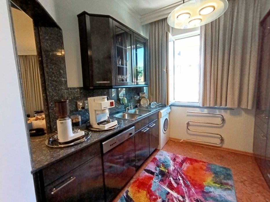 Продава се Тристаен апартамент в Габрово, Център - 130 кв.м за 1154 €/кв.м - Снимка #2