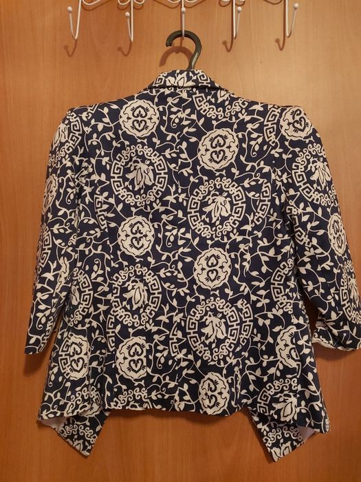 Жакеты женские 44р.