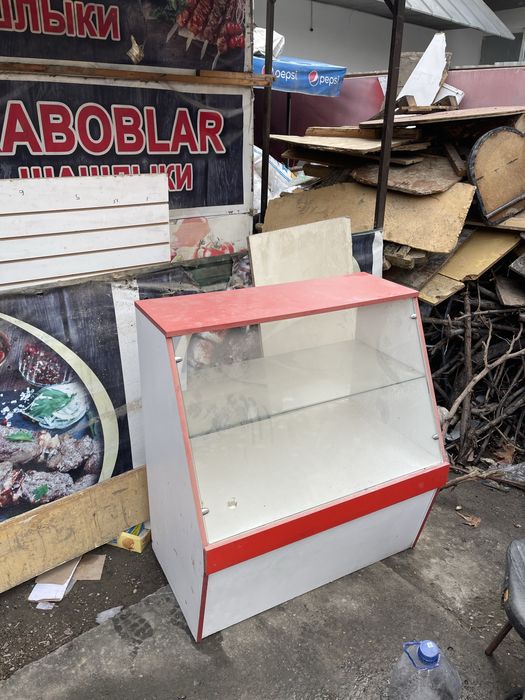 Витрина полка сотилади срочно