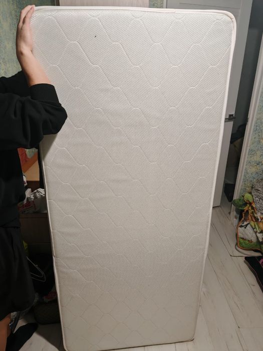 кровать / төсек, матрас