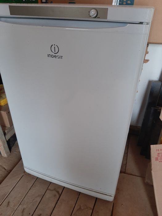 Продам морозильник