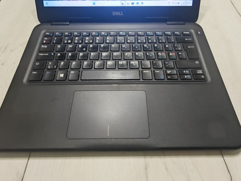 Dell Latitude 3310 i3-8145U 8 GB RAM 256 GB