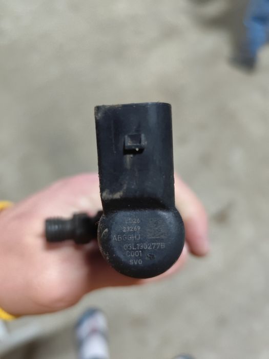 Vând injectoare diesel pentru motor 1.6 TDI, cod OEM: 03L130277B
