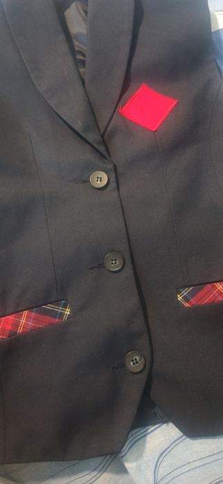 Тънко сако в тъмно-синьо