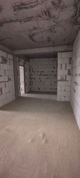 2 xonalik kvartira sotiladi