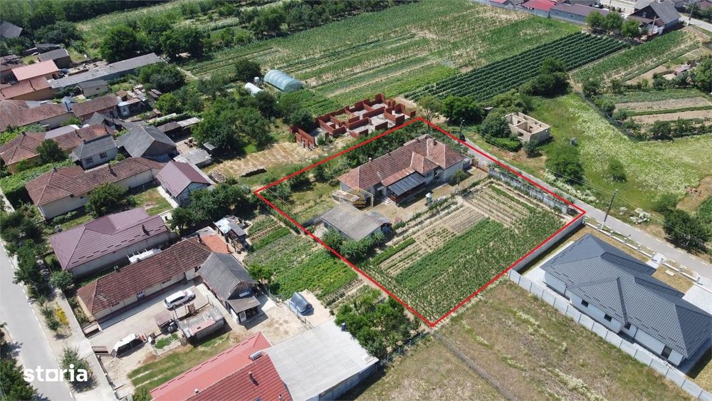 Casă spațioasă cu teren generos de 1.656 mp, în orașul Livada